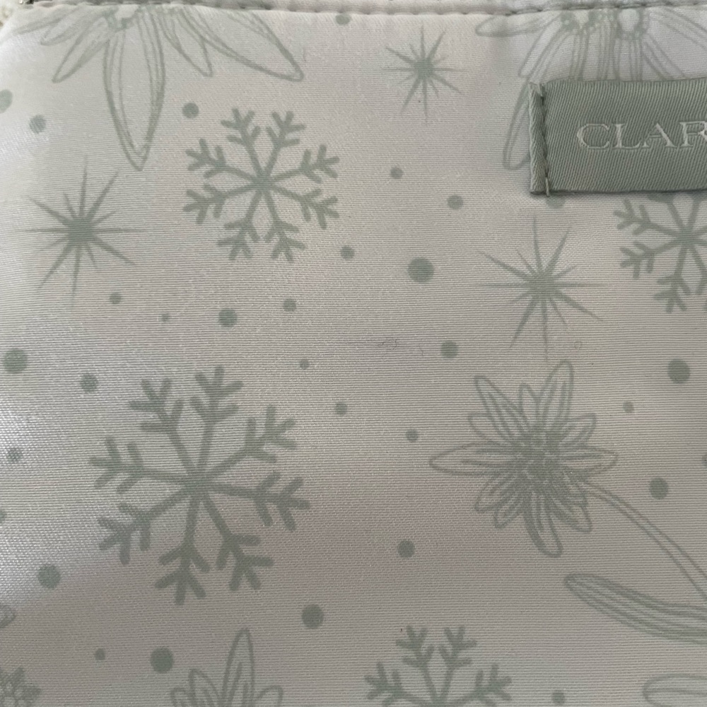 NWOT Clarins makeup cosmetic bag pouch